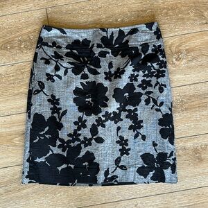Ann Taylor Black Grey Floral Mini Skirt Size 0